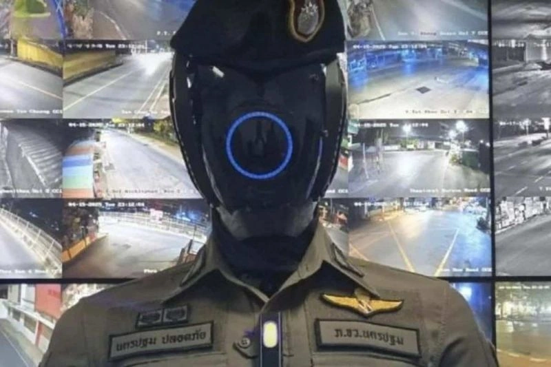 Thailand Debuts Robocop-Style AI Police Robot ‘Cyborg 1.0’ in Bangkok During Songkran Festival