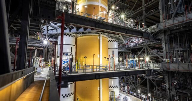 NASA Integrates Artemis III SLS Core Stage With Boosters